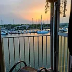 La Vue Et Port Daire *